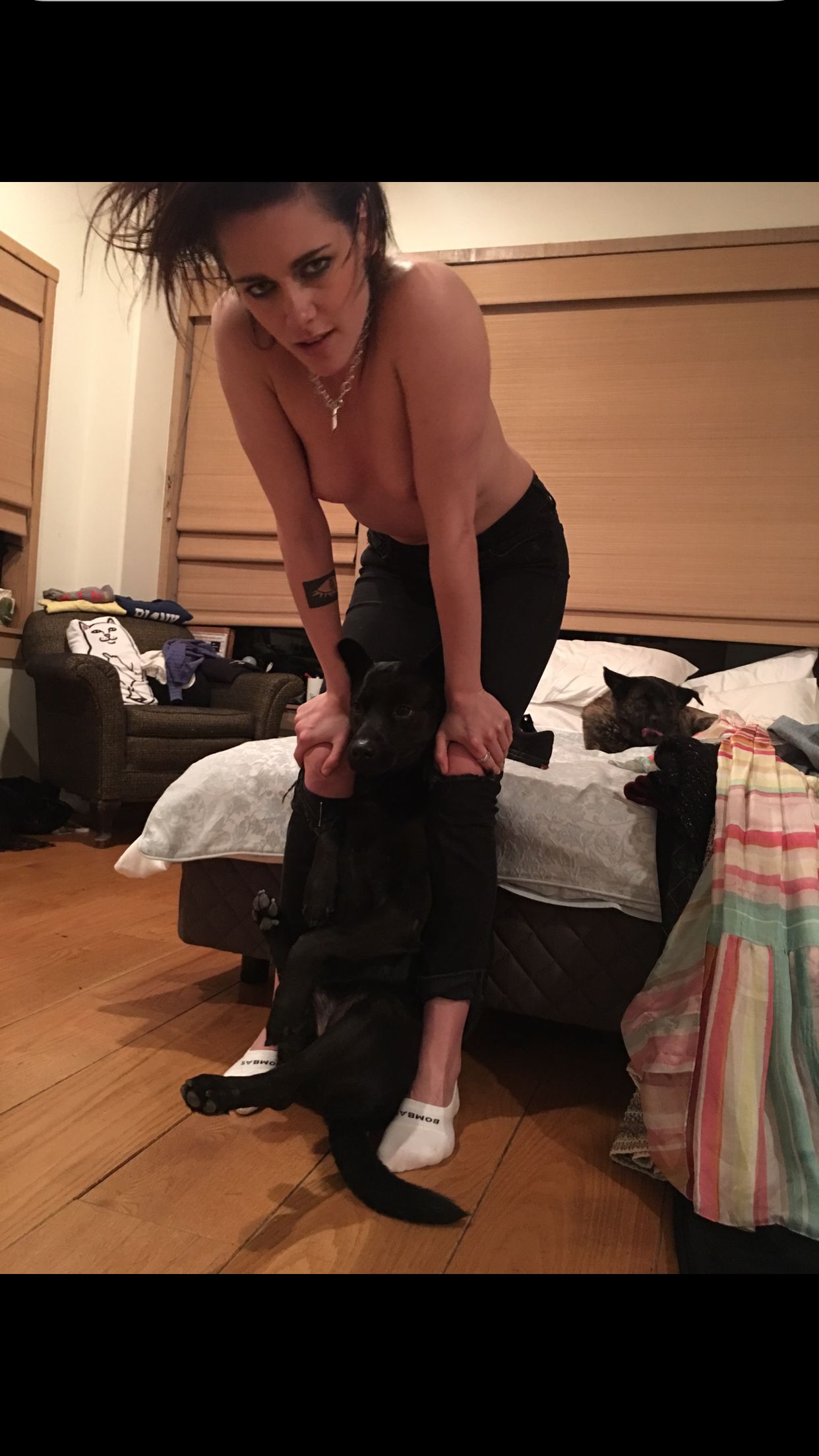 Be-Jewel reccomend Kristen holt naked photos