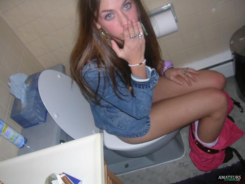 Sherry reccomend Amateur girls peeing toilet