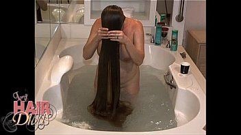 Skyscraper reccomend shampoo bath