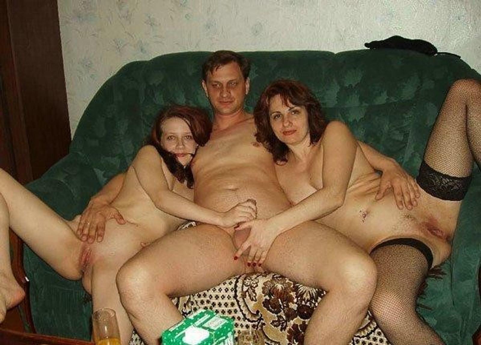 Nude mom and family