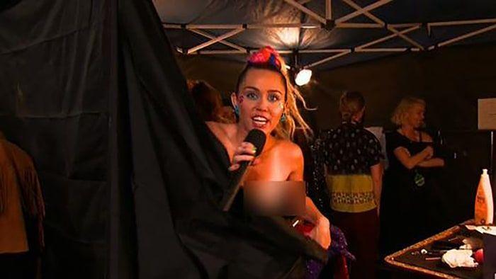 Cheddar reccomend Miley cyrus boob pic