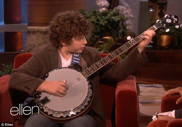 Adult banjo players naked
