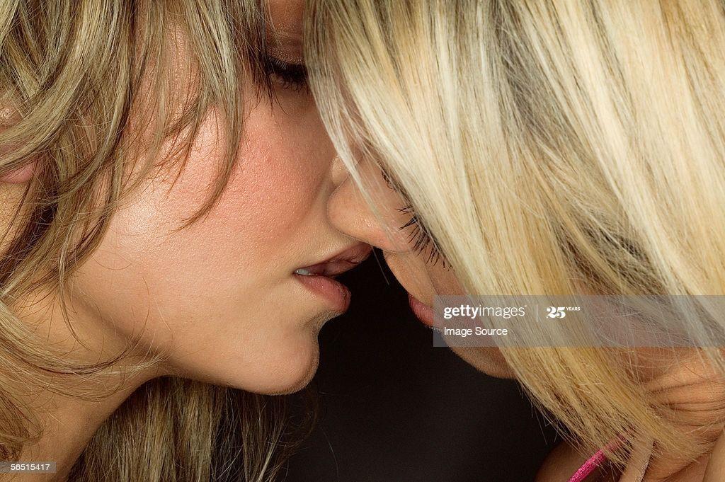 best of Mature Close lez kissing up