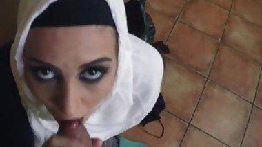HTML reccomend Gorgeous arab teen Hungry Woman Gets Food. Blowjob porn clips