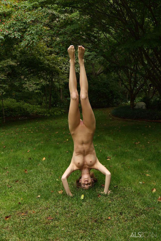 Naked hand stand