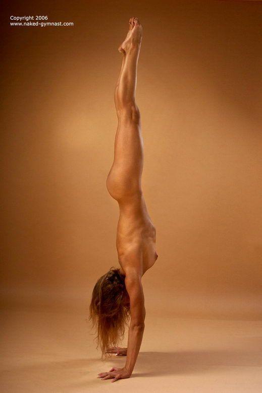 Naked hand stand